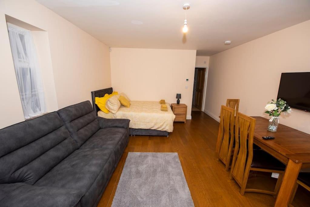 Littlefold Apartment Northwood  Exterior photo